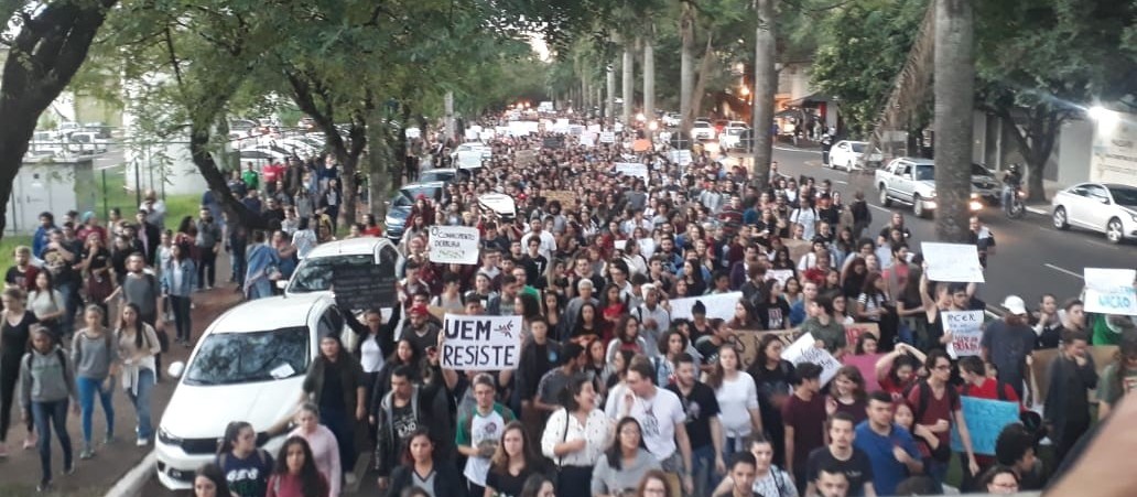 Estudantes protestam contra medidas do Governo Federal