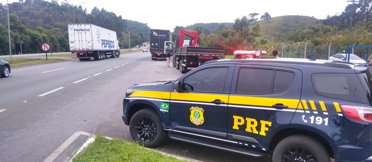 PRF registrou 92 acidentes nas rodovias federais do Paraná durante a 'Operação Tiradentes'