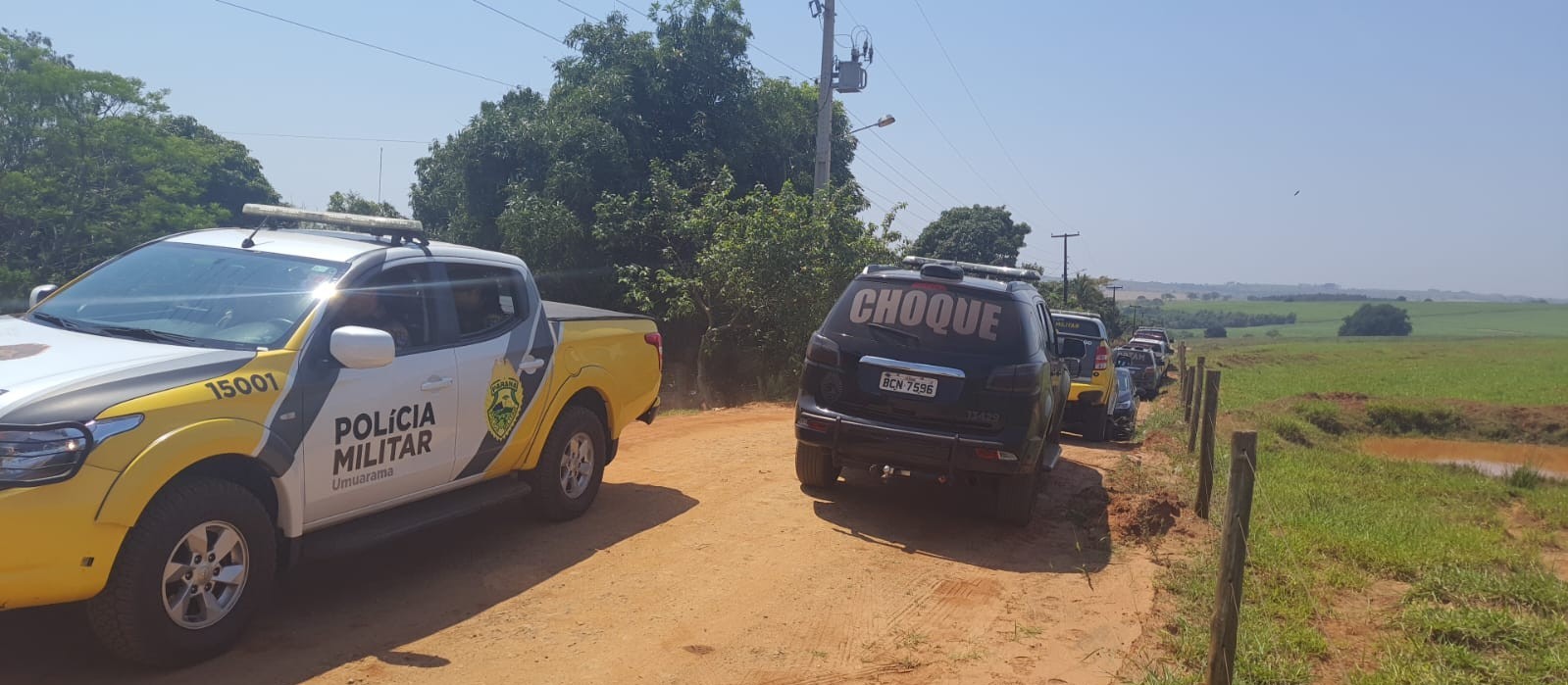 Após mais de 12h de negociação, bandido se entrega e libera reféns