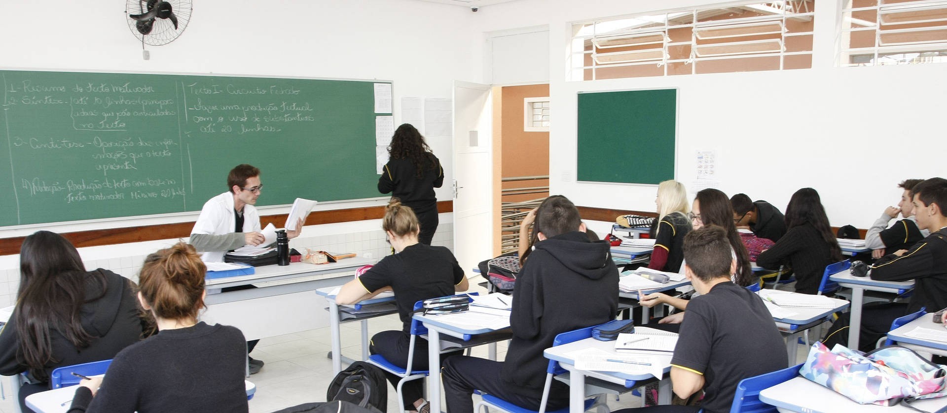 Governo do Paraná autoriza atendimento extracurricular em escolas