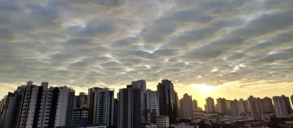 Início do inverno traz nebulosidade para Maringá; veja como fica o tempo nesta quarta-feira (21)