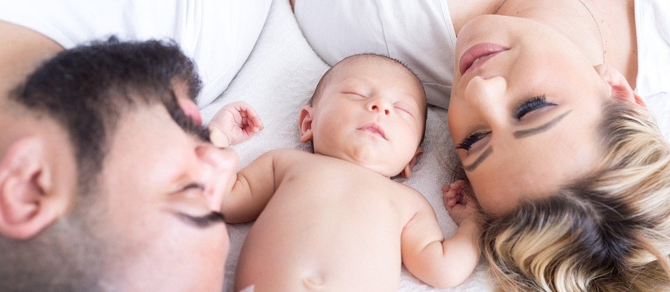 Filhos podem dormir na cama dos pais?