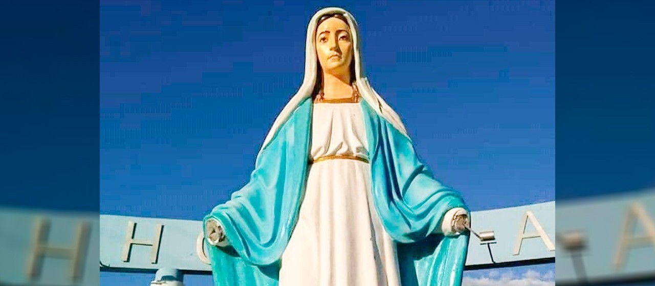 Vândalos cortam mãos de imagem de santa em cidade da região