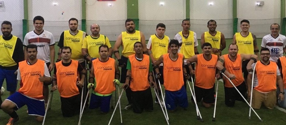 Atletas participam de competição nacional de futebol para amputados