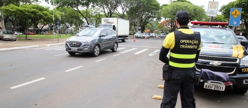 Semob quer contratar empresa para fazer remoção e leilão de veículos apreendidos