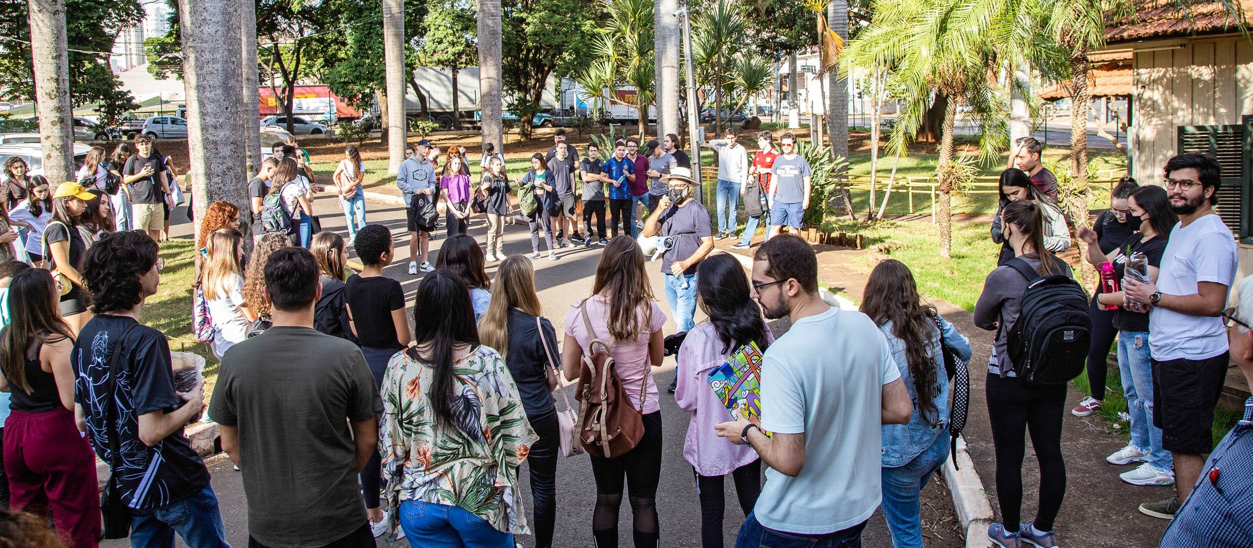 UEM recepciona novos alunos e abre inscrições para vagas remanescentes