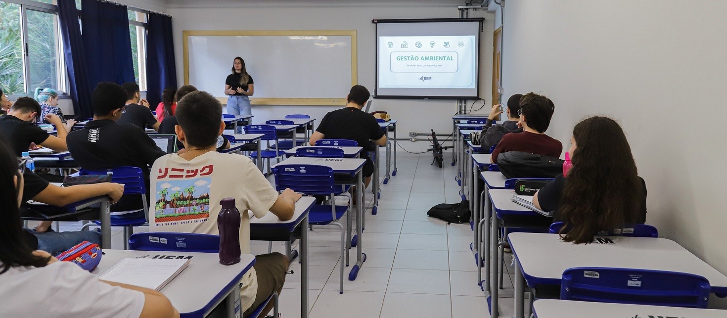 UEM anuncia contratação de 16 professores temporários de medicina