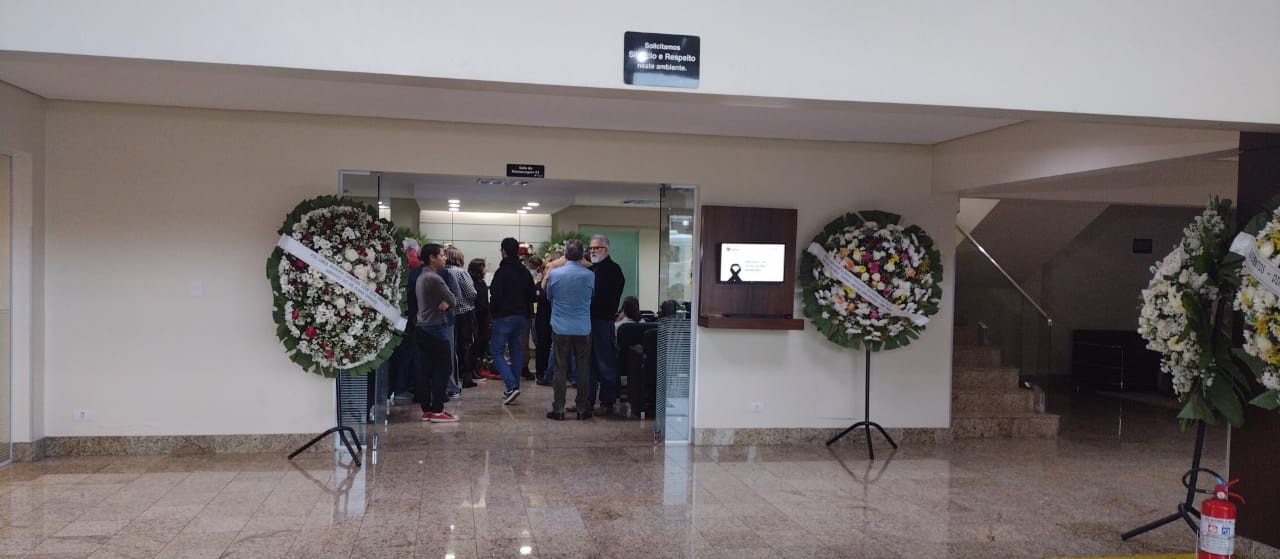 Comoção e homenagens no velório do publicitário Maurício Borges