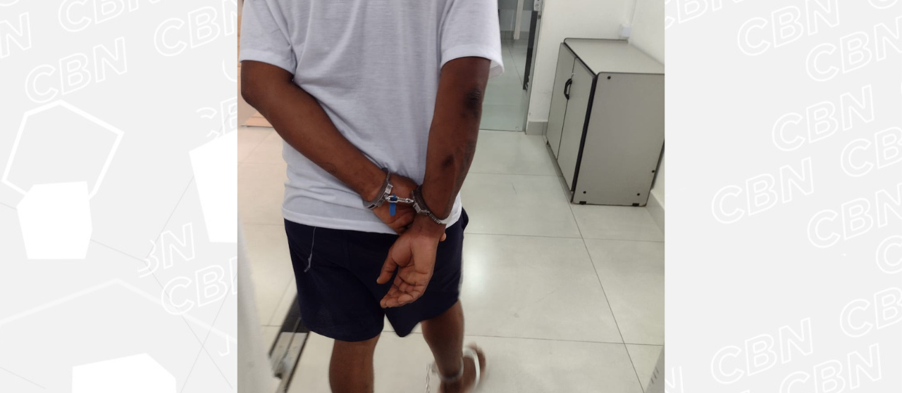 Homem desativa tornozeleira eletrônica e furta 40kg de carne