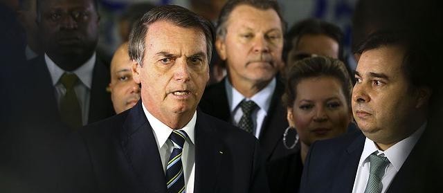 Bolsonaro entrega ao Congresso projeto que altera Código de Trânsito Brasileiro