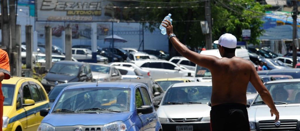 Trabalhadores brasileiros atuando na informalidade