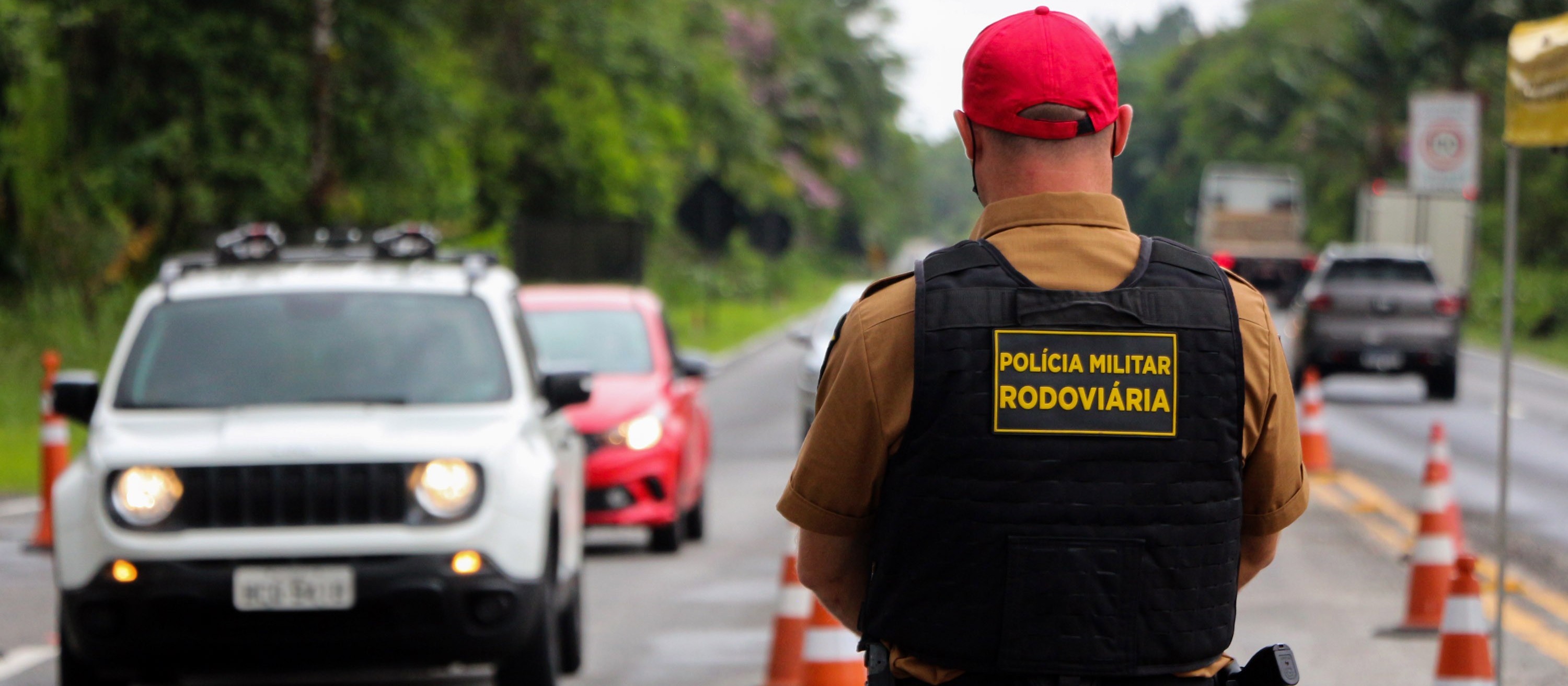 Uma pessoa morre em acidente entre carro e caminhão na PR-317