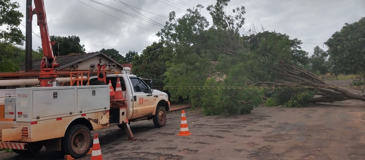 No segundo pior temporal da história, Copel contabiliza 508 postes quebrados