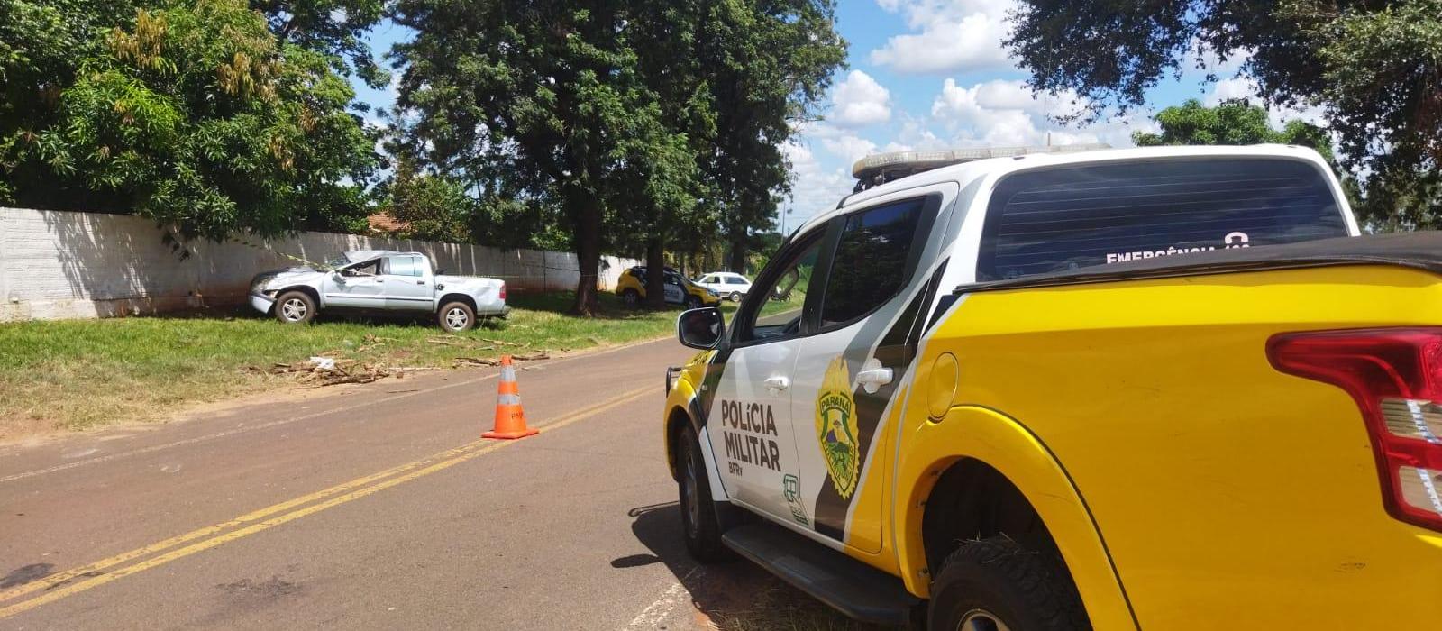 S-10 capota em curva e motorista morre na PR-561
