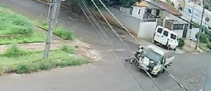 Câmera registra acidente que matou motociclista em Maringá