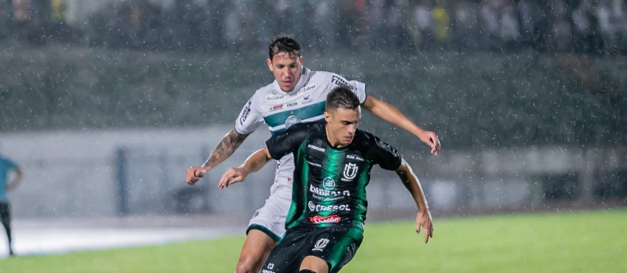 Maringá FC leva virada do Coritiba em primeiro jogo da final do Paranaense
