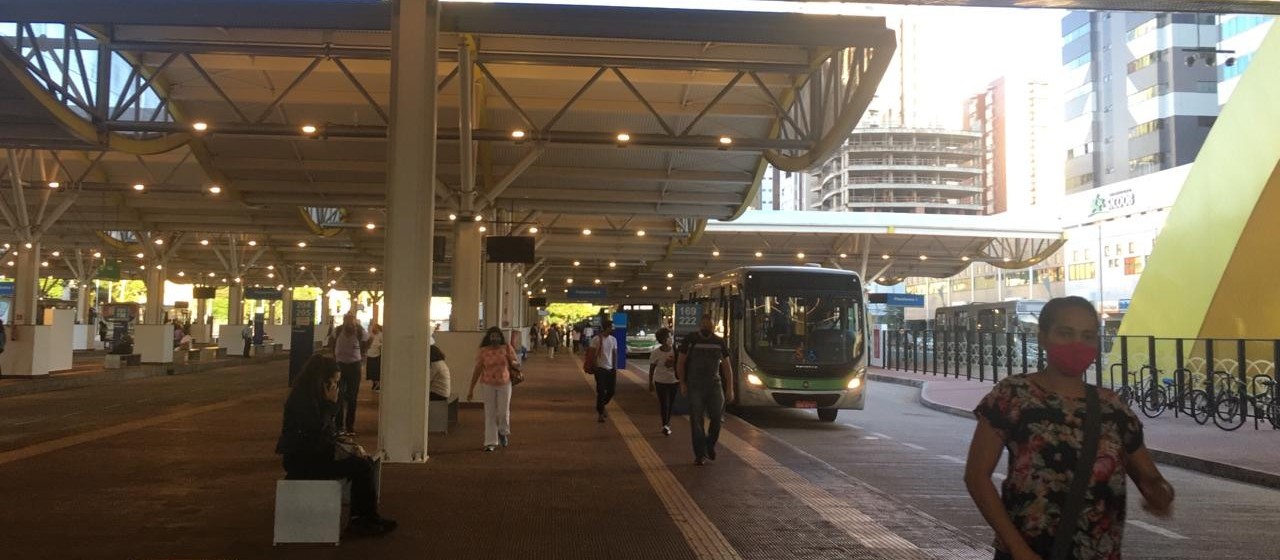 No segundo dia de paralisação do transporte coletivo,  25% da frota está circulando