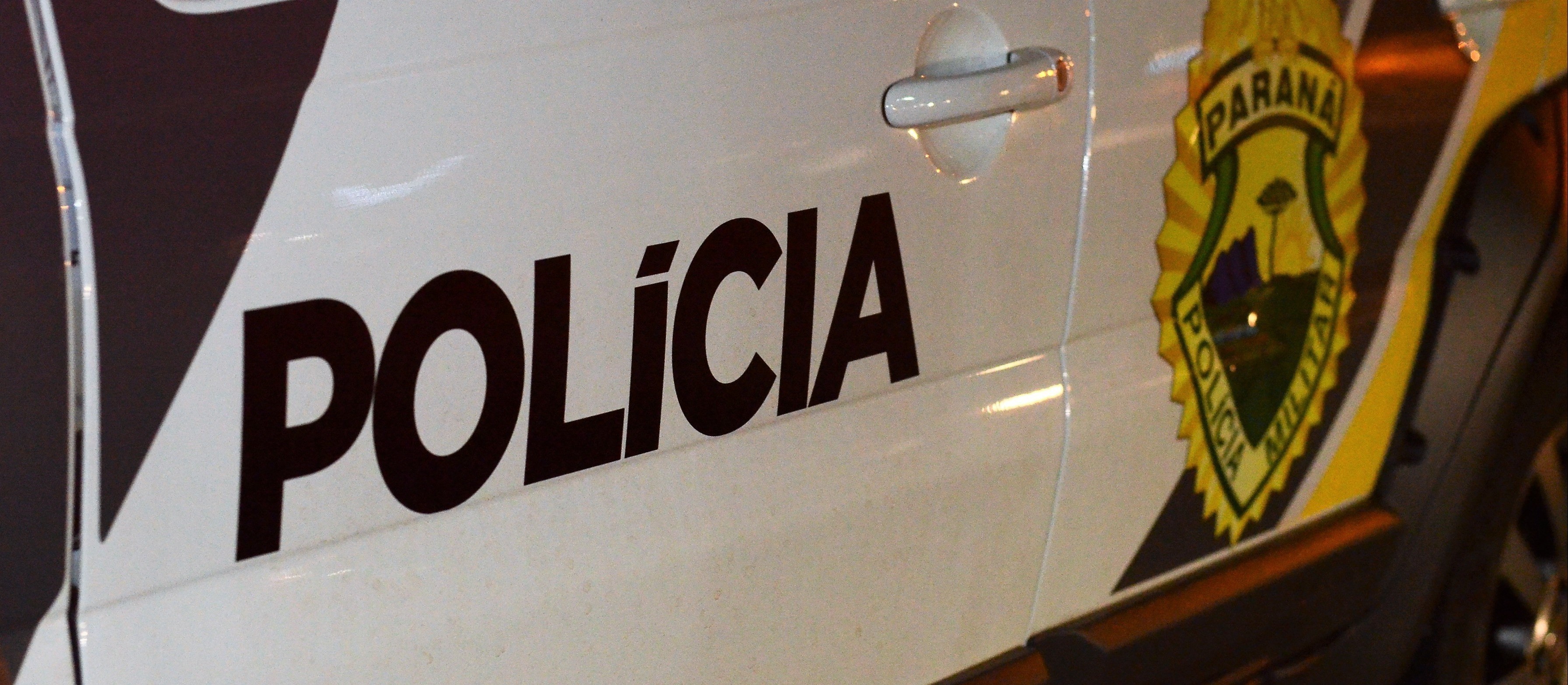 Homem é morto a facadas dentro de lanchonete