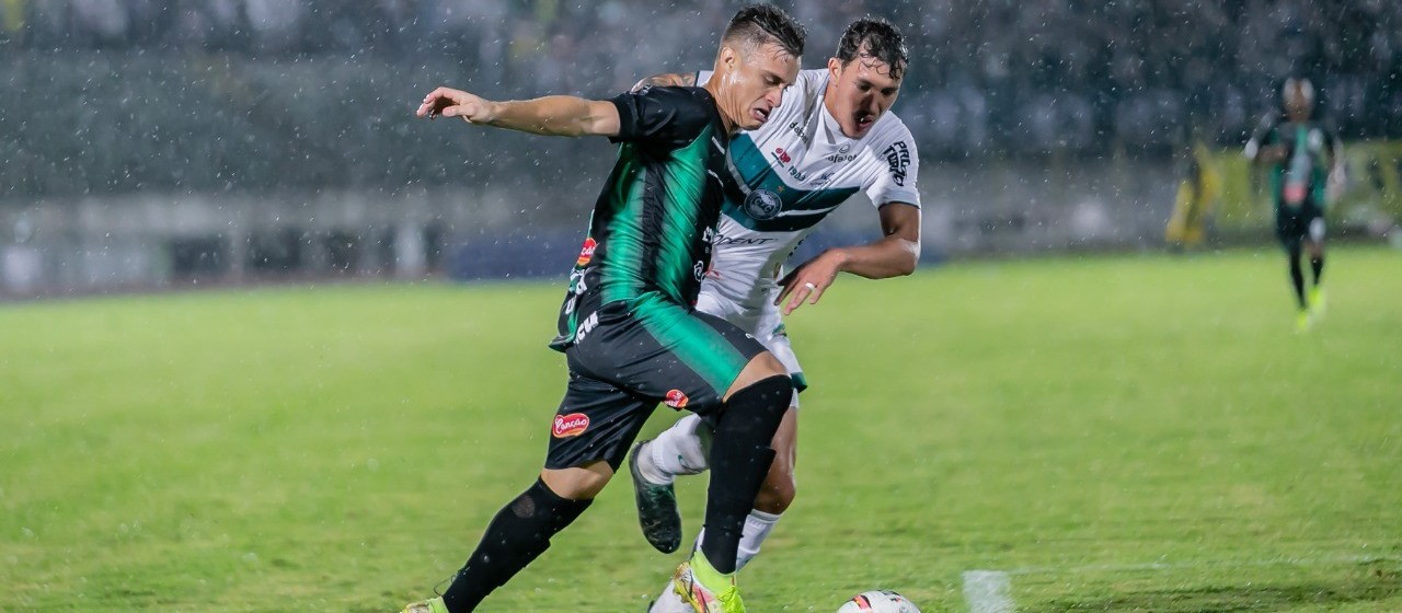 Nas últimas dez finais de Campeonato Paranaense, em cinco o vencedor do primeiro jogo ficou com a taça