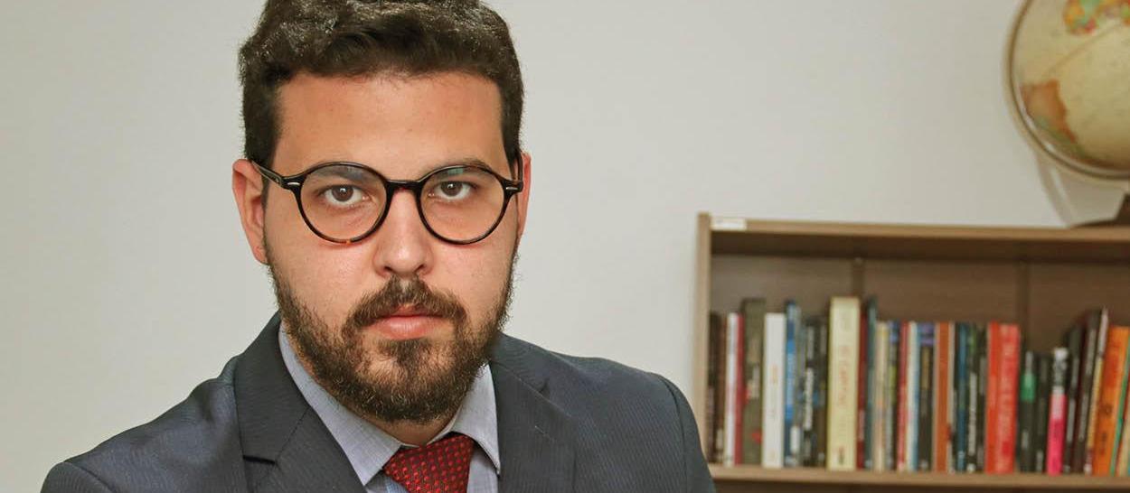 Jornalista maringaense lança romance “O Começo dos Dias Que Me Restam”