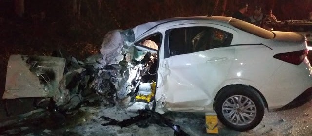 Jovem de 26 anos morre em acidente entre carro e caminhonete