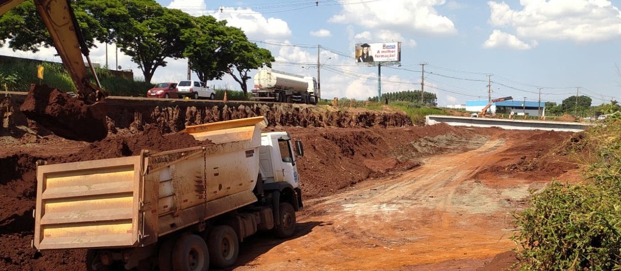 Duplicação da PR-317 entre Maringá e Iguaraçu chega a 44%, diz DER