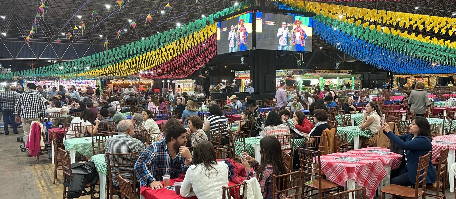 Arraiá gratuito promove a cultura junina em Maringá