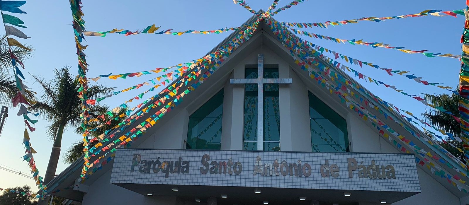 Festa de Santo Antônio reúne milhares de pessoas no fim de semana