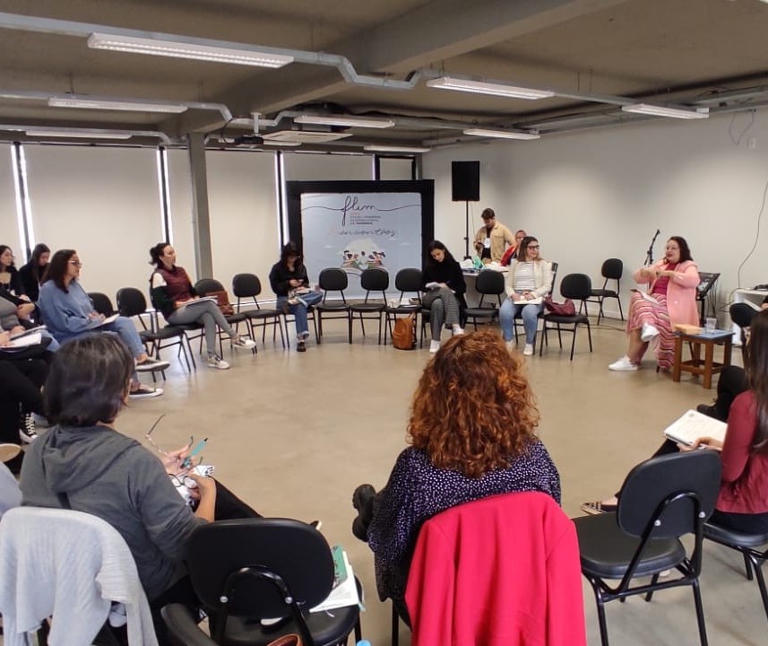 Começa a Festa Literária Internacional de Maringá