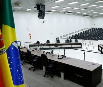 TJ concede liminar e suspende processo de cassação de vereadores 