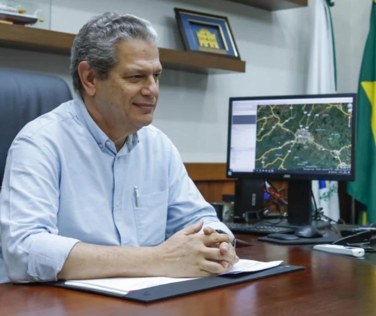 Redes sociais são o novo ‘olho no olho’, diz o prefeito Silvio Barros