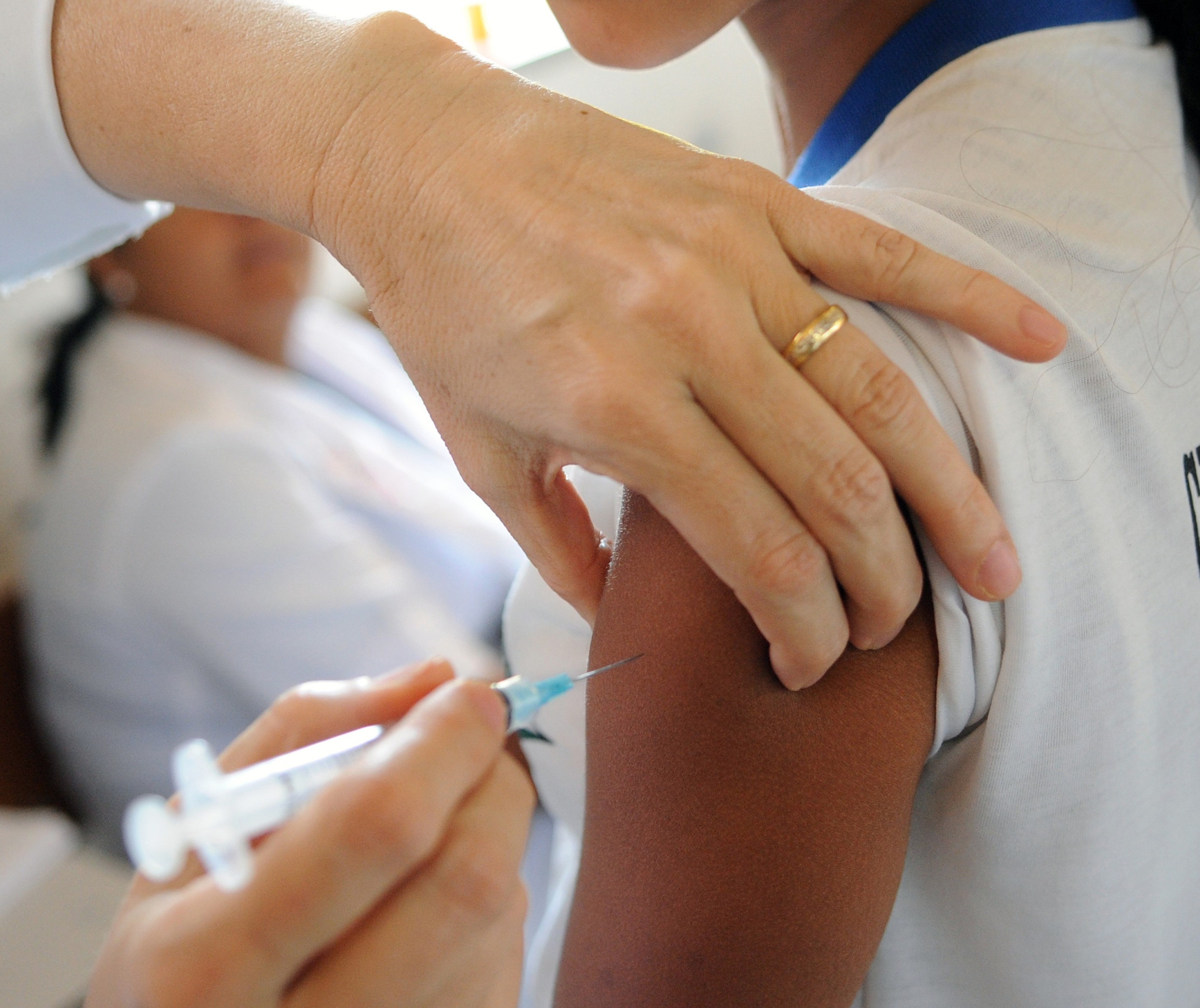Vacinação contra gripe inicia dia 10 de abril para crianças e gestantes