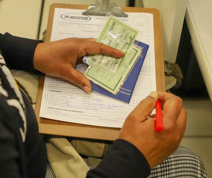 Agência do Trabalhador tem 566 vagas abertas nesta segunda-feira (7)