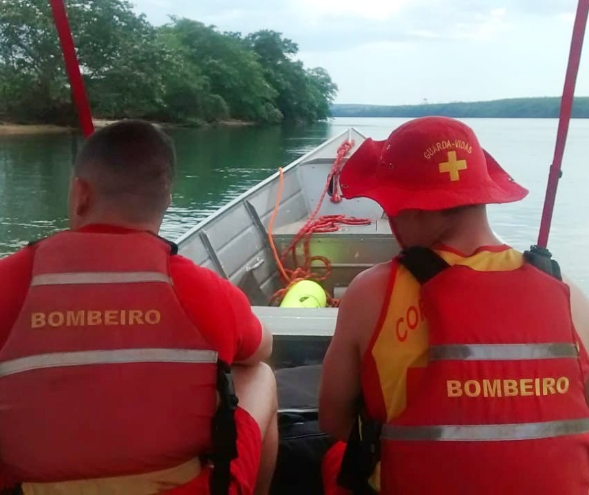Há mais de dez dias bombeiros buscam por adolescente no Rio Paraná