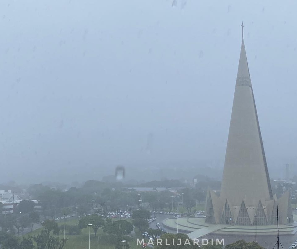 Umidade relativa do ar pode chegar a 100% mas não chove em Maringá
