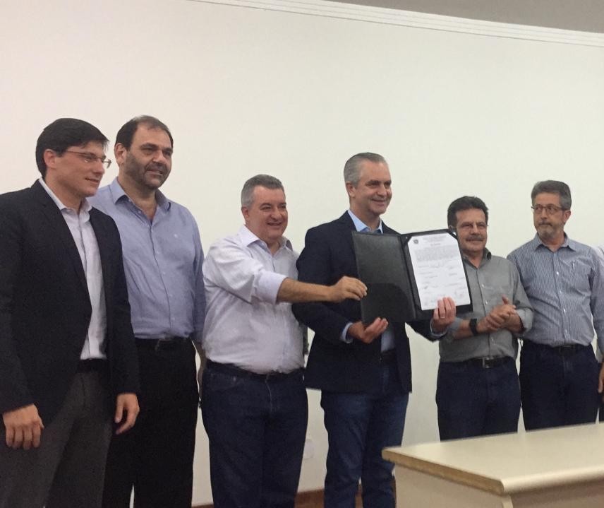 Contratos para compra de 12 terrenos no Parque de TI são assinados