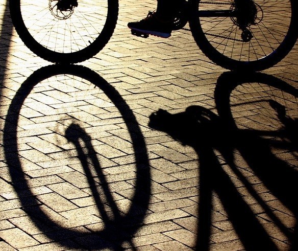 Dois são presos após bicicleta ser furtada de loja na Avenida Paraná