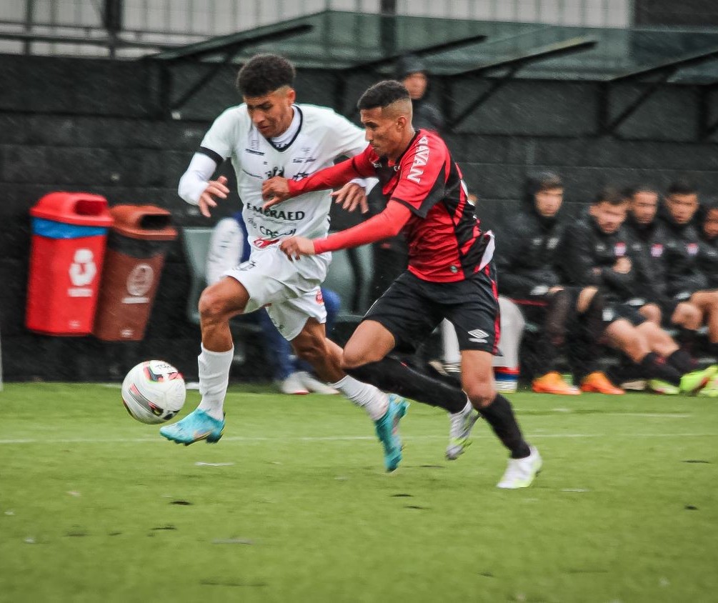 Maringá FC a um passo da grande final do sub-20