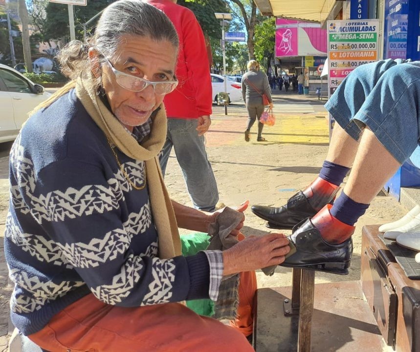 Baianinho engraxate morre aos 78 anos, em Maringá