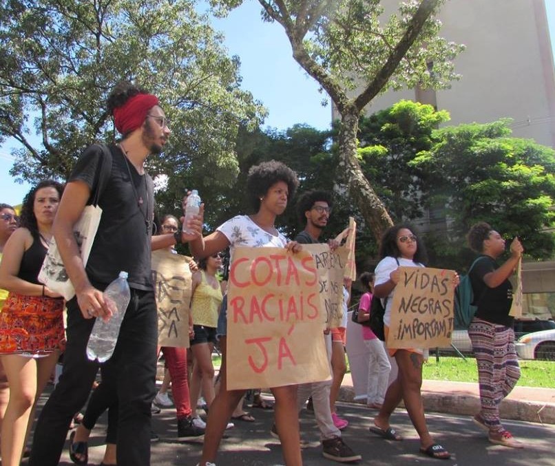 Movimento negro reúne cerca de três mil assinaturas pedindo cotas raciais na UEM