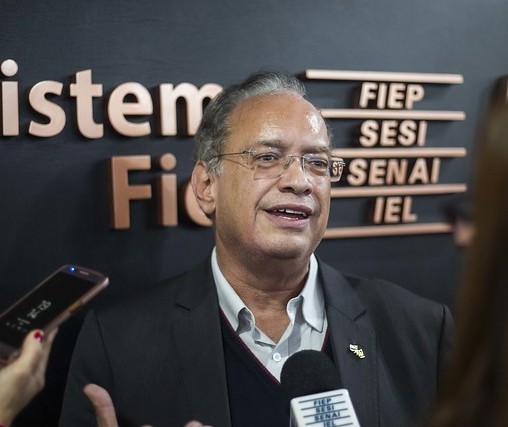 Carlos Walter Martins Pedro vence eleição da Fiep