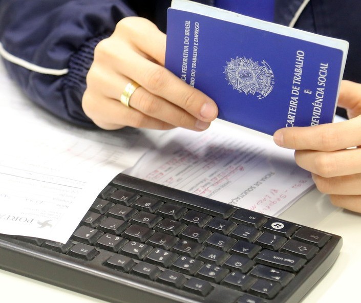 Agência do Trabalhador reabre na quarta-feira (27) com 850 vagas