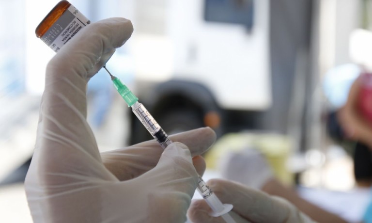 Não há previsão para a vacinação contra a gripe