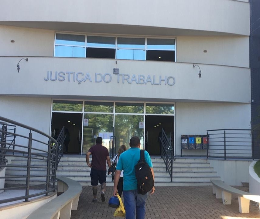 Testemunho de delegado só deve terminar no sábado 