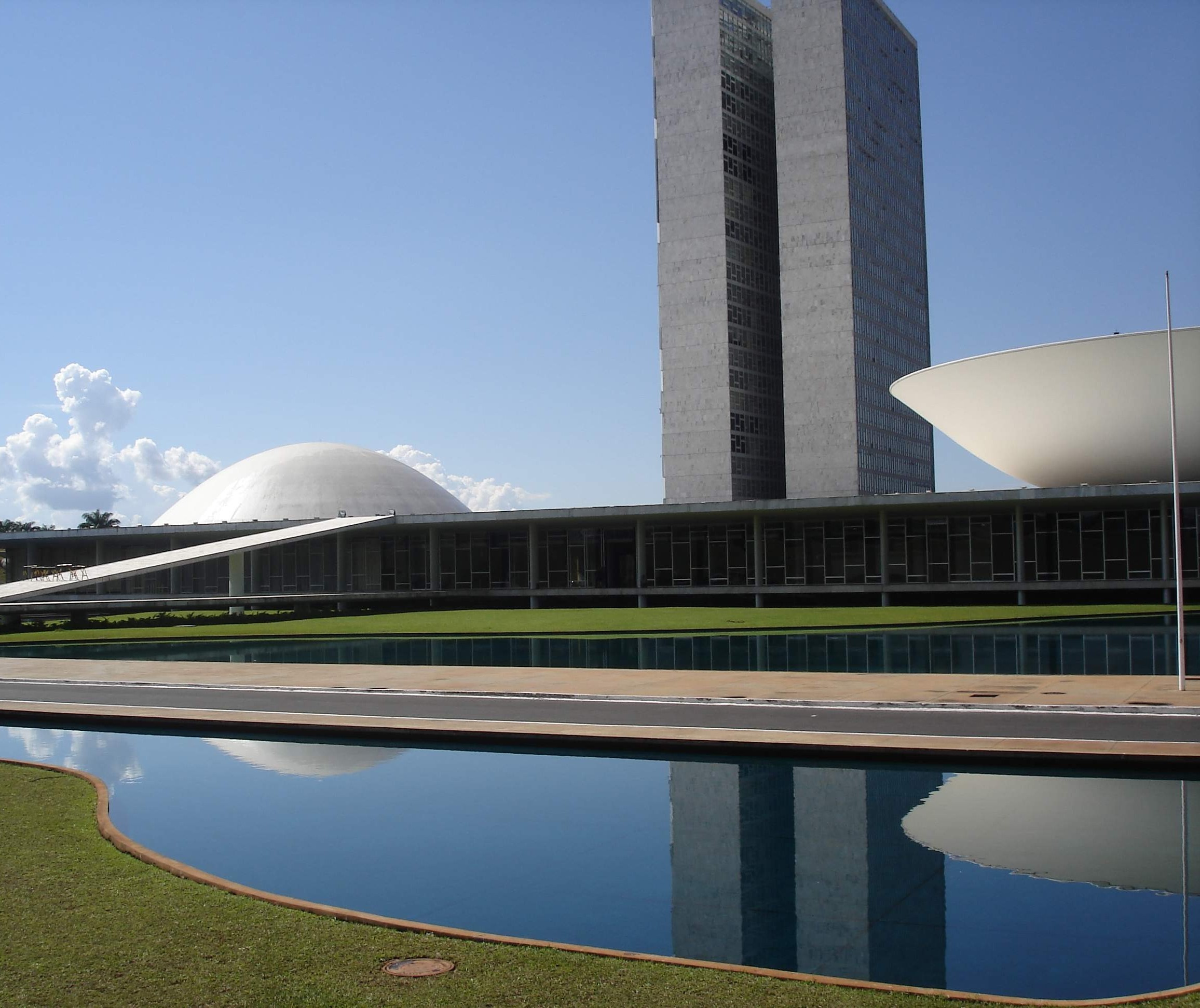 Endividamento do governo retrai o crescimento econômico