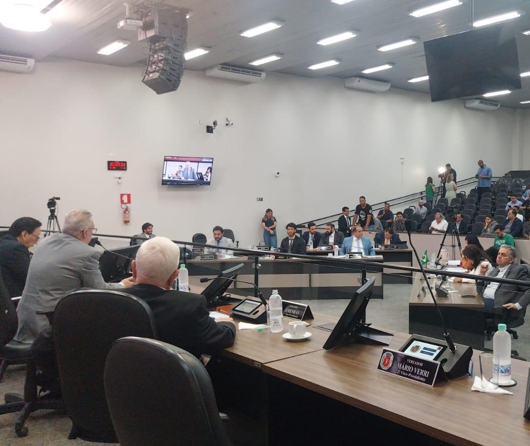 Vereadores votam projetos que alteram regras da Maringá Previdência