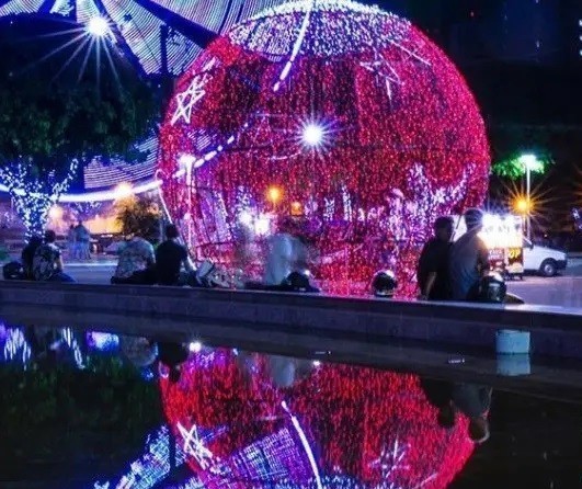  Prefeitura abre licitação para decoração natalina do Paço e da Câmara Municipal