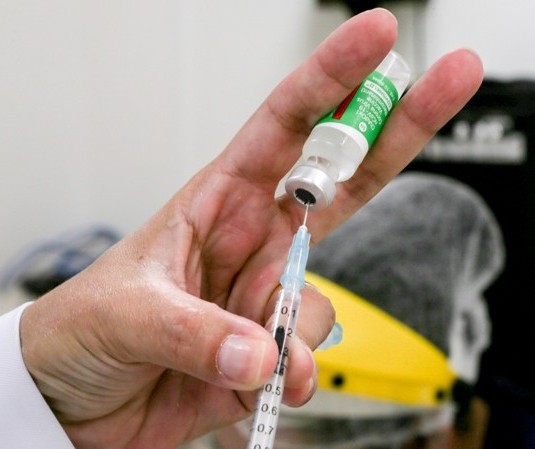 Vacinação continua apenas para 2ª dose nessa quarta-feira (7) em Maringá
