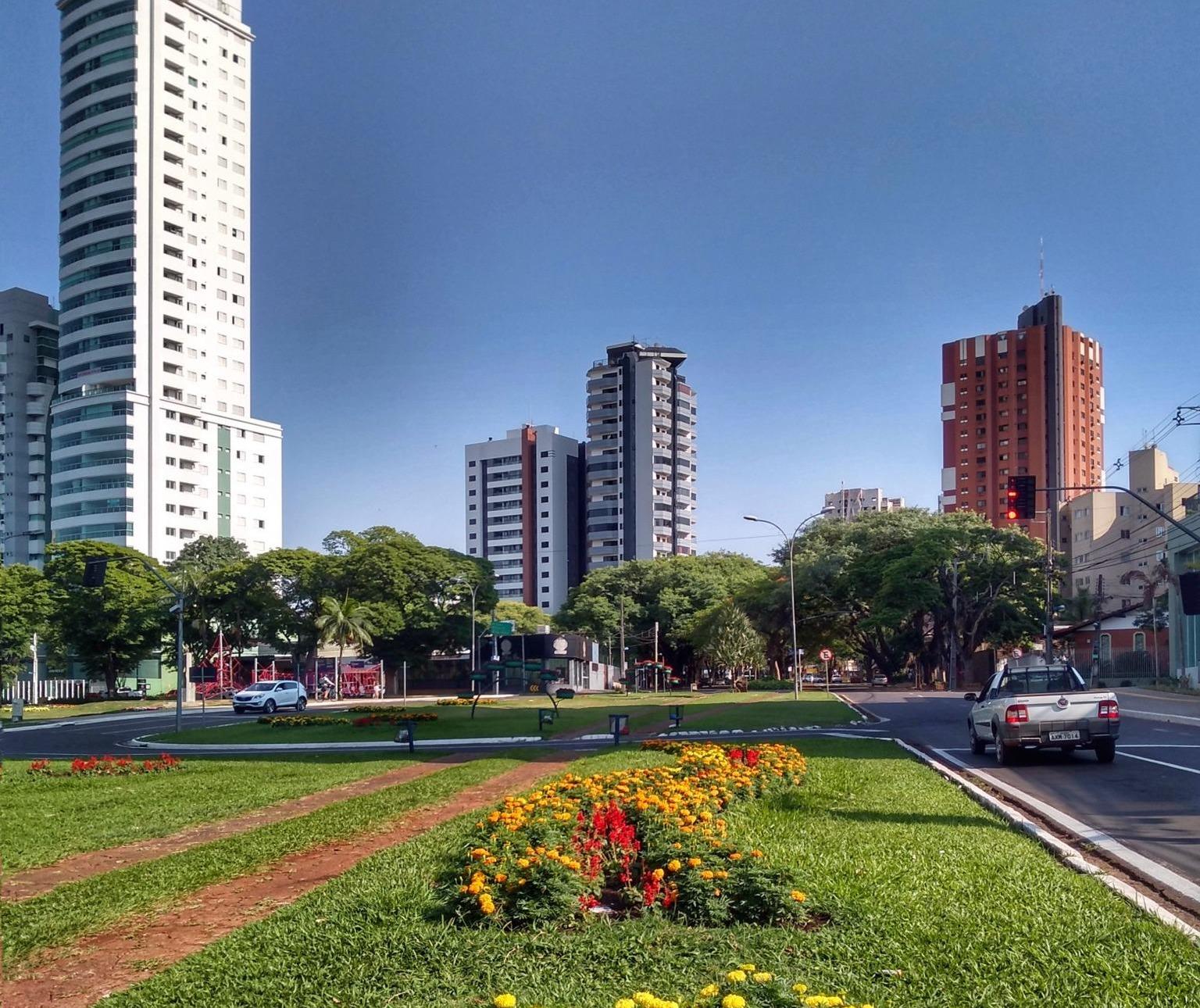 Quinta-feira (8) será de tempo firme e calor à tarde em Maringá
