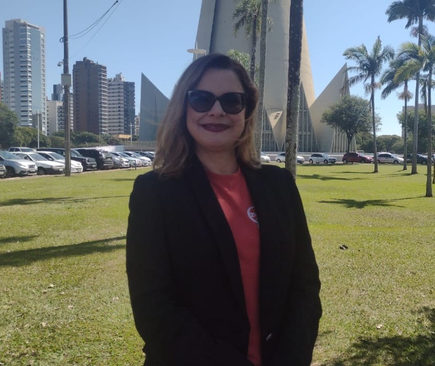 Candidata à Presidência pelo PCB faz campanha em Maringá